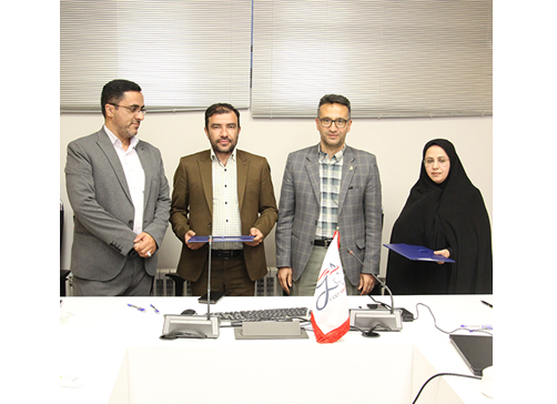 A Knowledge-based Company in the Science and Technology Park of Ferdowsi University of Mashhad Signed a Contract with Isfahan's Goldasht Farming and Livestock Company